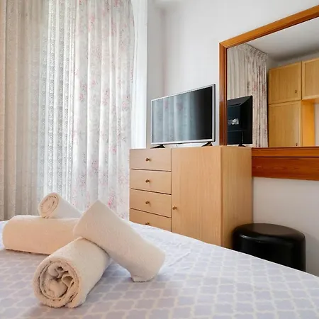 Hauzify I Apartament Canigo Apartment